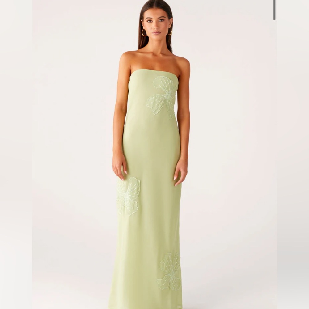 NWT- PepperMayo Sassafras Beaded Flower
Strapless Maxi Dress - Lime